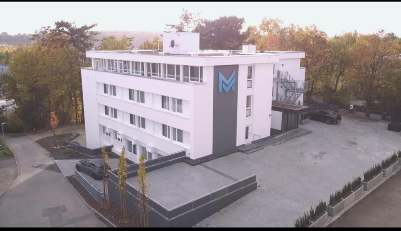 Melvi Hotel Göppingen Exterior foto